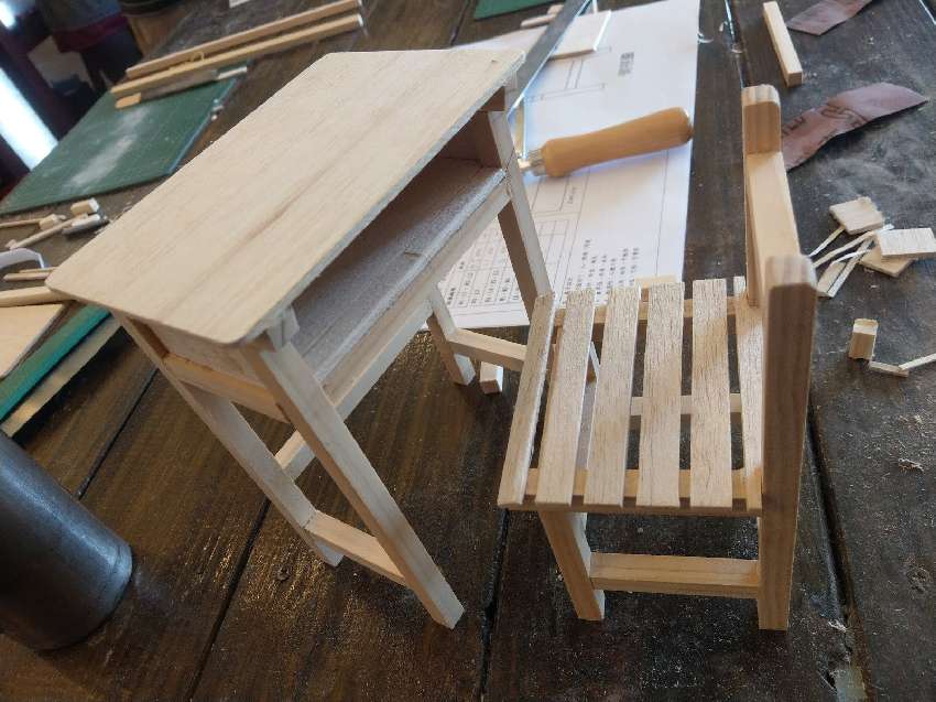 輕木工微型課桌椅