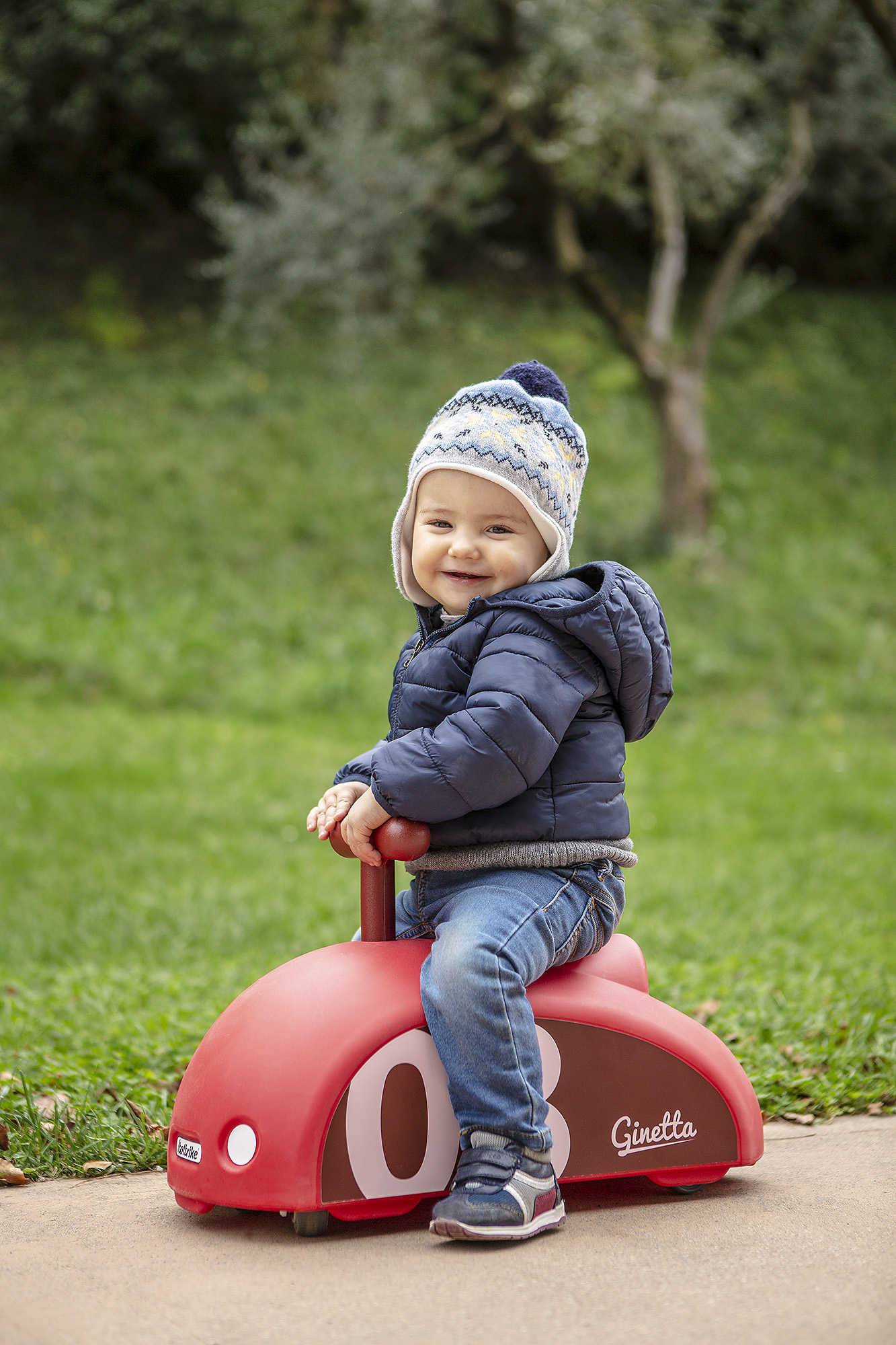 遠百板橋中山嚕嚕車小