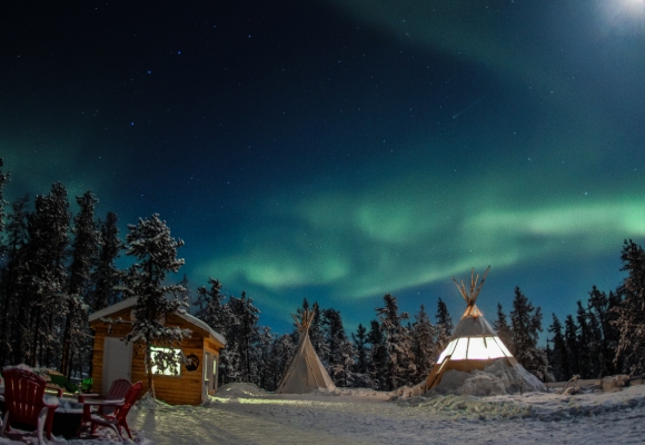 加拿大 黃刀秋賞極光