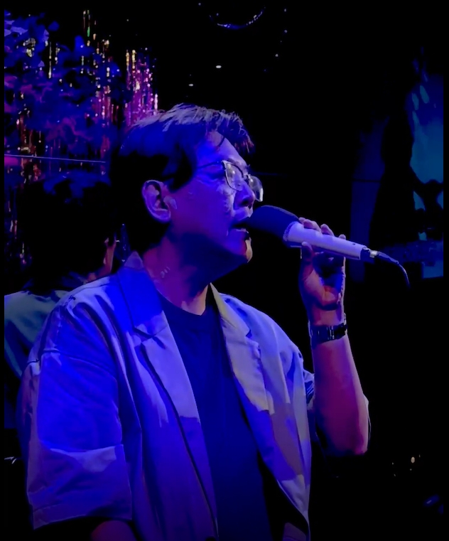 彷彷彿在痴魅的城邦—